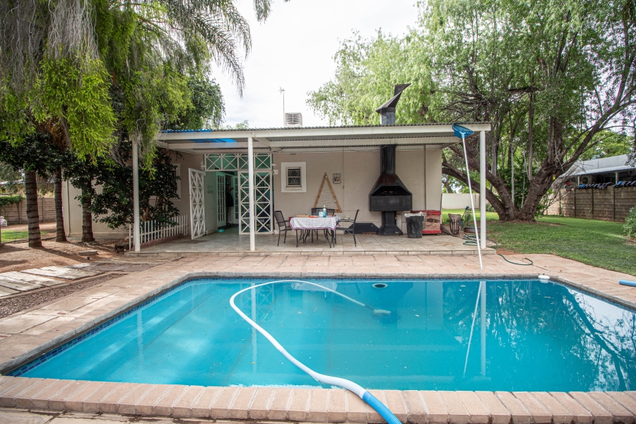 4 Bedroom Property for Sale in Middelpos Northern Cape